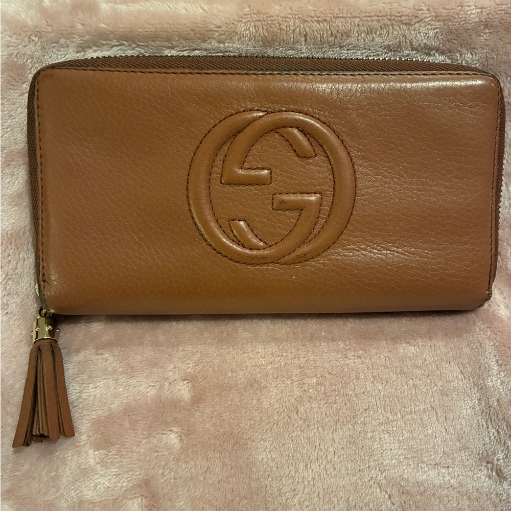 Gucci SoHo Tan Leather Zip-Around Wallet